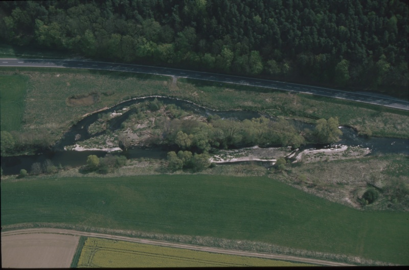 File:Lahn coelbe air Jahnig S.jpg